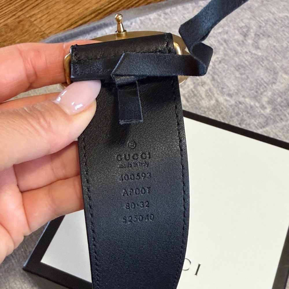 Gucci Black Leather Belt with Gold Double G Buckle - Picture 2 of 2